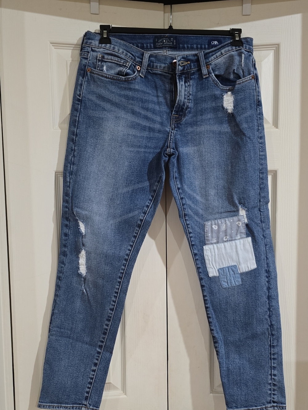 EUC-Lucky Brand Sienna Slim Boyfriend Jeans with Patchwork